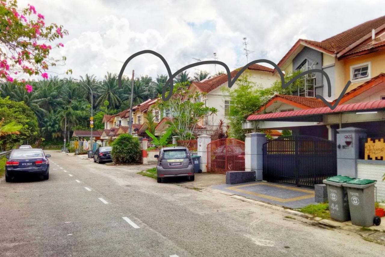 Skudai Homestay Pulai Perdana Near Utm Jpo And Taman Universiti Kampung Kangkar Pulai Exterior photo